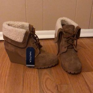 NAUTICA sz 7 suede and shearling lined booties